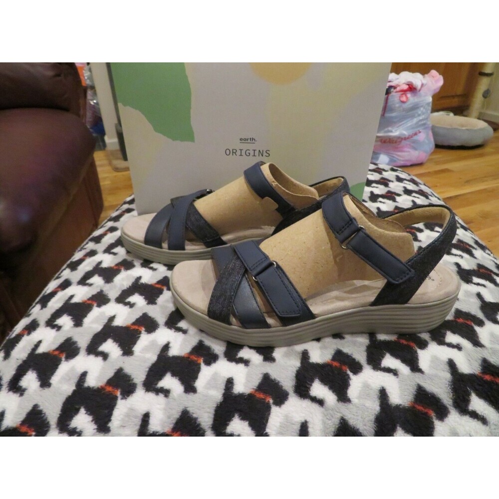 NWT Womens Blue Marine Earth Origins Willow Gillian Sandals, Size 9.5